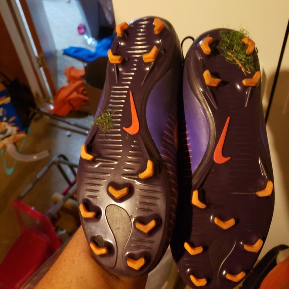 Boys Mercurial soccer cleats - Picture 2 of 2